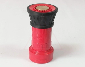 BOQUILLA PVC CH. PL/NIEBLA R1,5" PARA LANZA 63,5mm.
Material: PVC.
Rosca: 38,1&times;11 DI.